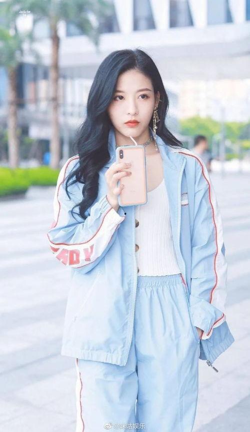 贺峻霖吃瓜吃到自己的瓜,瓜田李下，笑果连连