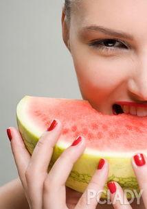 吃瓜少女石榴籽,揭秘娱乐圈的甜蜜与苦涩 第2张 吃瓜少女石榴籽,揭秘娱乐圈的甜蜜与苦涩 第2张