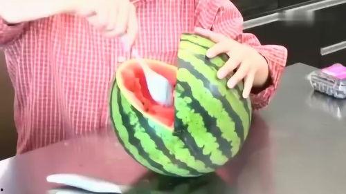 豹纹吃瓜的视频,揭秘网红美食背后的故事  第3张