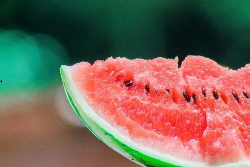 弯弯连麦吃瓜,揭秘网络直播的趣味瞬间  第3张