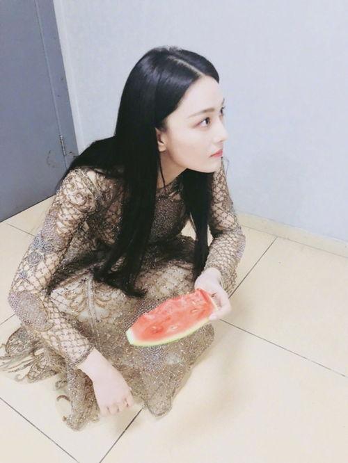 张嘉怡吃瓜,揭秘娱乐圈幕后真相