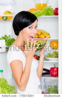 女满背吃瓜,揭秘网络红人的独特魅力 第2张 女满背吃瓜,揭秘网络红人的独特魅力 第2张