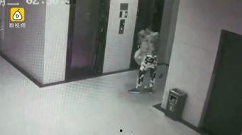 电梯黄色战袍吃瓜,揭秘吃瓜群众的神秘面纱  第2张