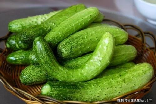 电梯黄色战袍吃瓜,揭秘吃瓜群众的神秘面纱  第3张