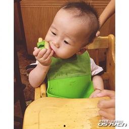 儿童摄影复古吃瓜,复古风儿童摄影，吃瓜瞬间定格美好时光  第3张