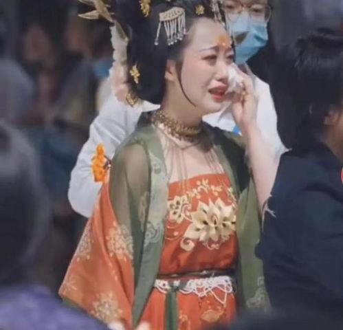 汉服商家吃瓜事件,一场网络“吃瓜”事件的背后真相 第3张 汉服商家吃瓜事件,一场网络“吃瓜”事件的背后真相 第3张