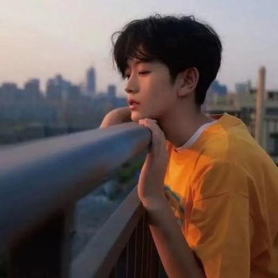 吃瓜头像真人男生图片,揭秘吃瓜头像背后的帅气男生