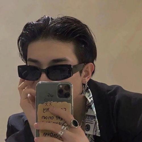 吃瓜头像真人男生图片,揭秘吃瓜头像背后的帅气男生  第3张