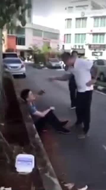 吃瓜群众揍人,见证时代变迁的人生百态 第2张 吃瓜群众揍人,见证时代变迁的人生百态 第2张