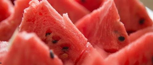 吃瓜有没有坏处,吃瓜有益还是有害？揭秘日常饮食中的“甜蜜陷阱”