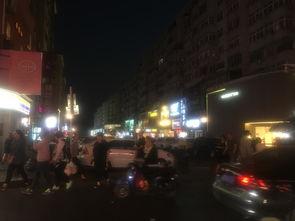 莒县步行街吃瓜