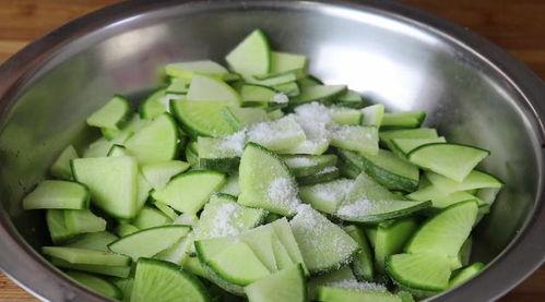 哈密瓜叶藤能炒着吃吗,意想不到的炒菜新宠  第2张